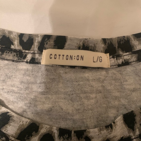 Leopard print short sleeve crop top - Picture 2 of 4